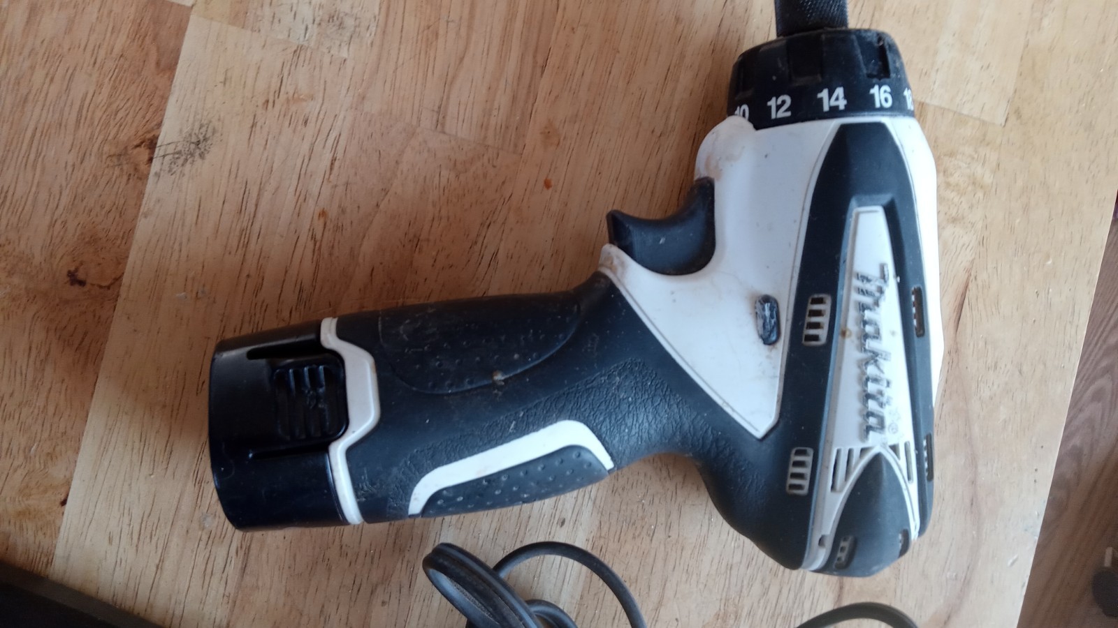 makita 12 volt impact /battery