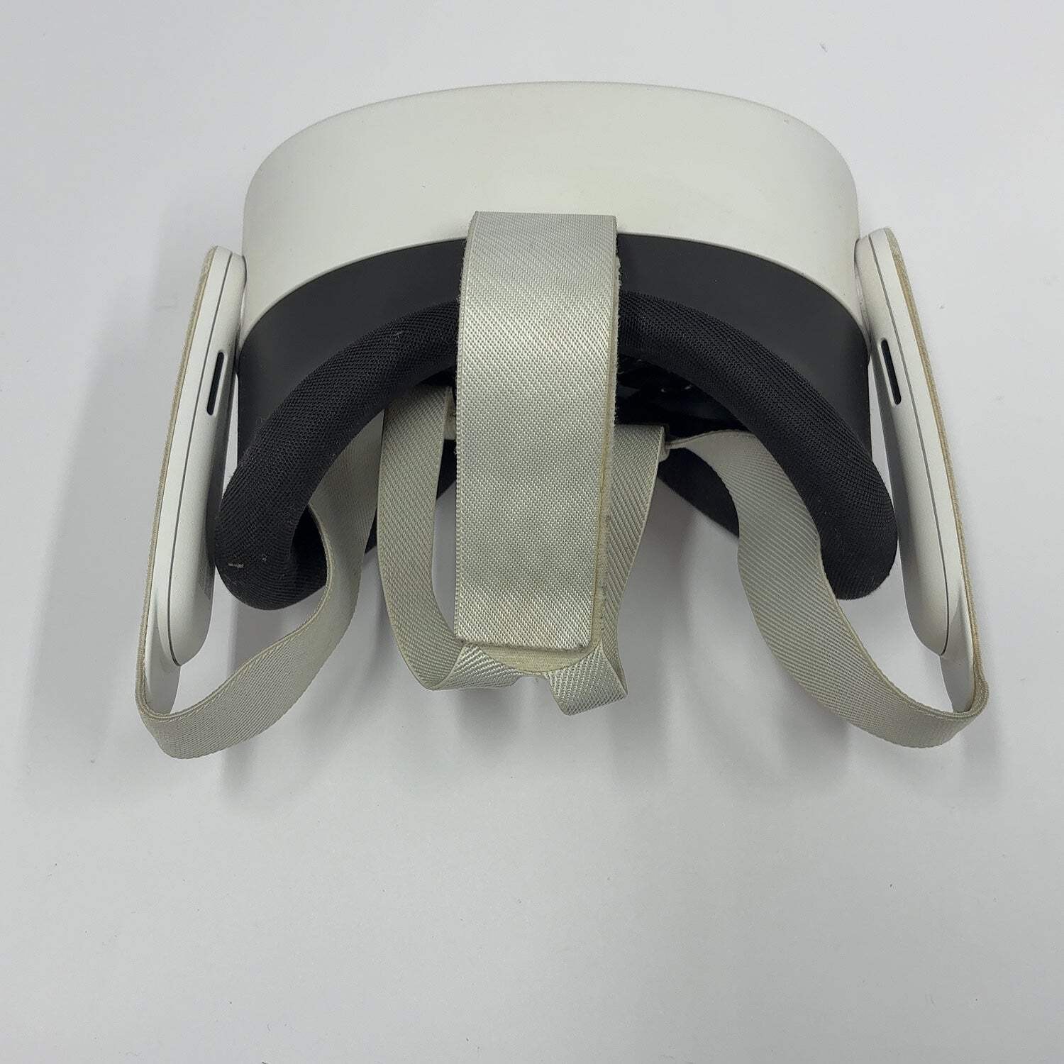 Meta Quest 3S 128GB Standalone All-in-One VR Headset P97