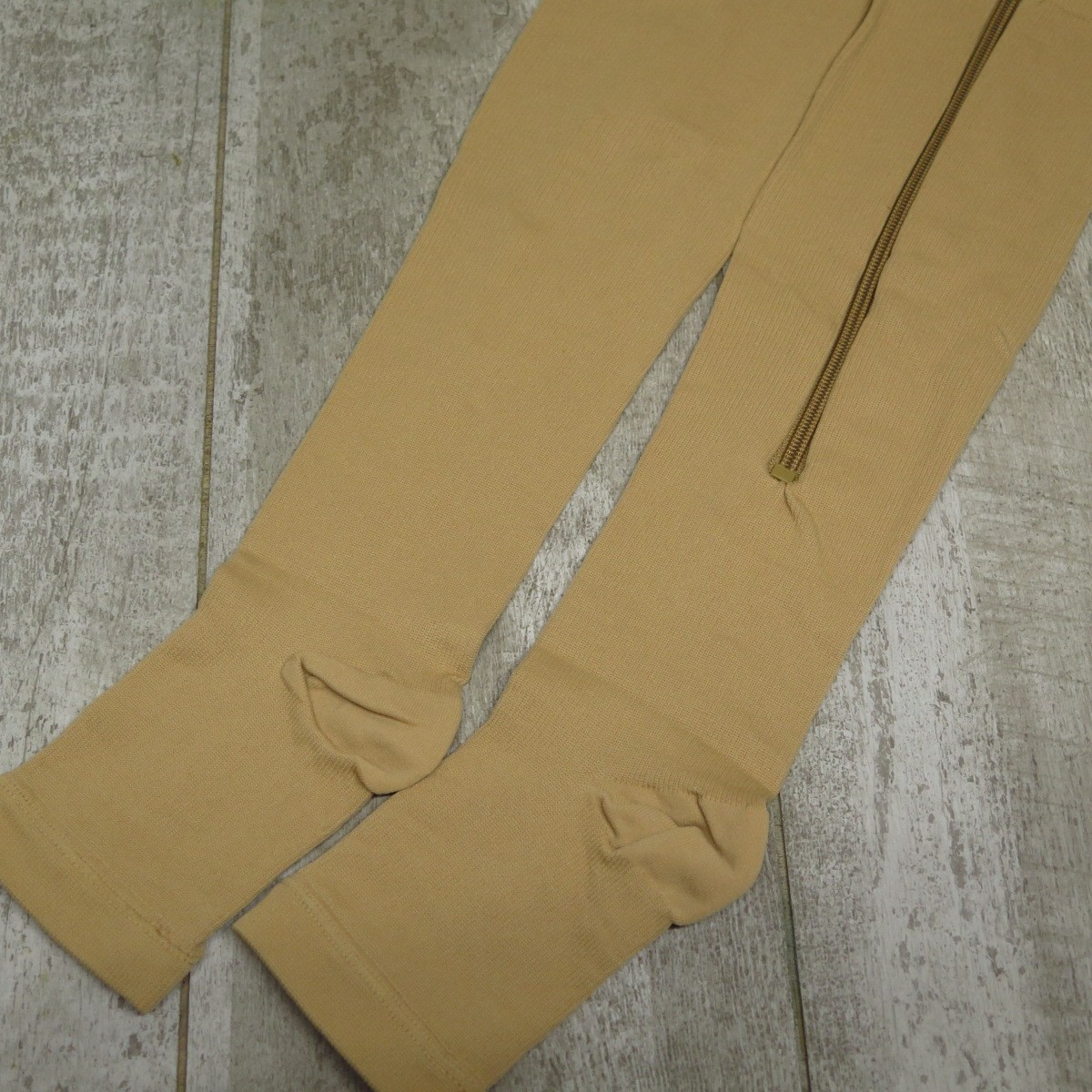 Lemon Hero Zippered Compression Socks Size XL Beige