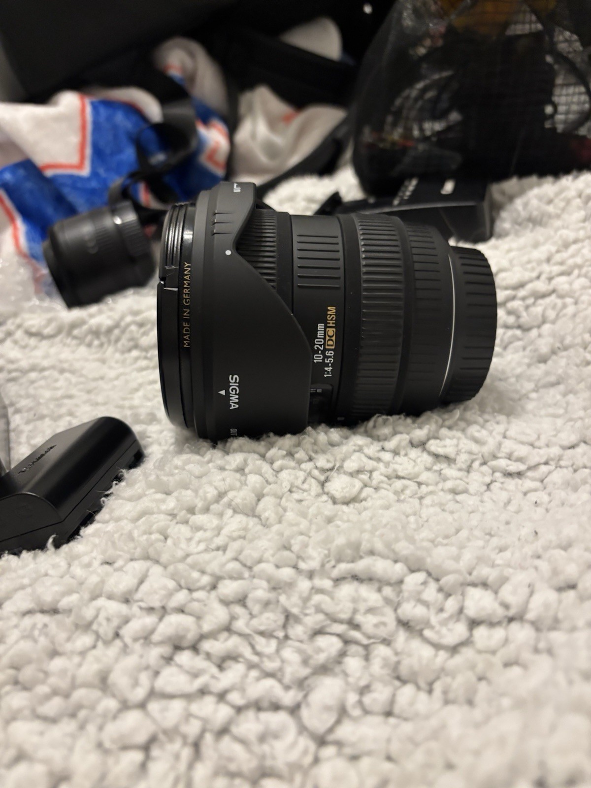 Cannon EOS 60D Bundle: 3 Lenses, Battery & Charger, Video Cords & Camera Bag.