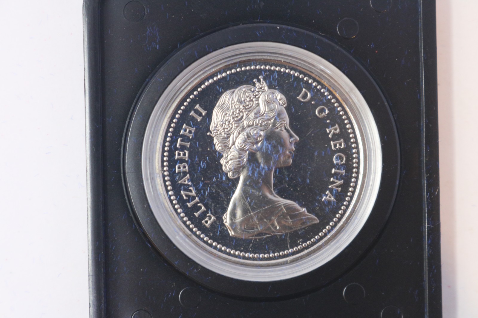 1975 Voyageur Uncirculated $1 One Dollar Canada