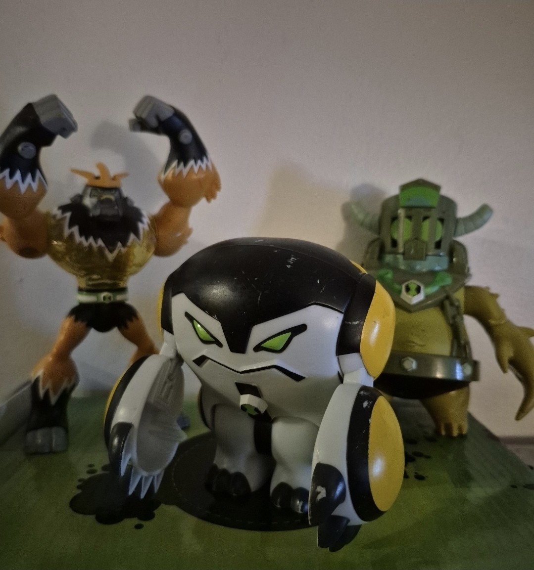 Cartoon Network Ben 10 Omniverse Figures Mixed Lot