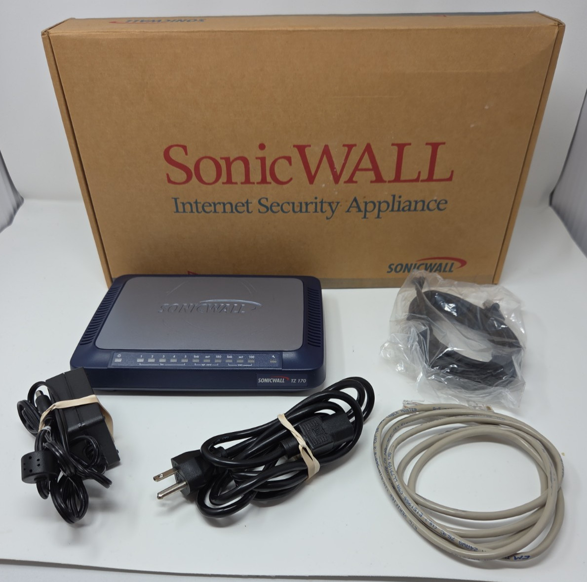 SonicWALL TZ 170 Firewall Security Appliance O1-SSC-5561 Powers On