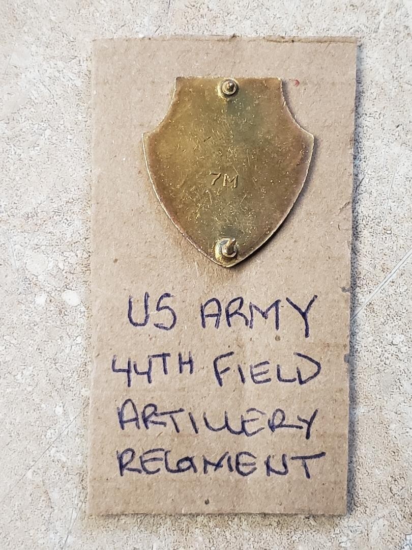 US Army 44th Field Artillery Regiment Unit DI DUI Crest
