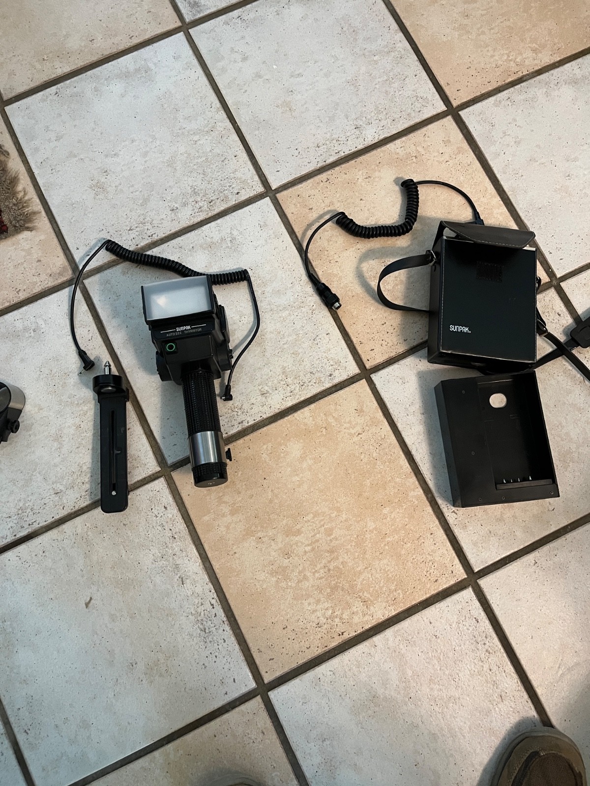 Sunpak Auto 522 Thyristor Handle Mount Flash