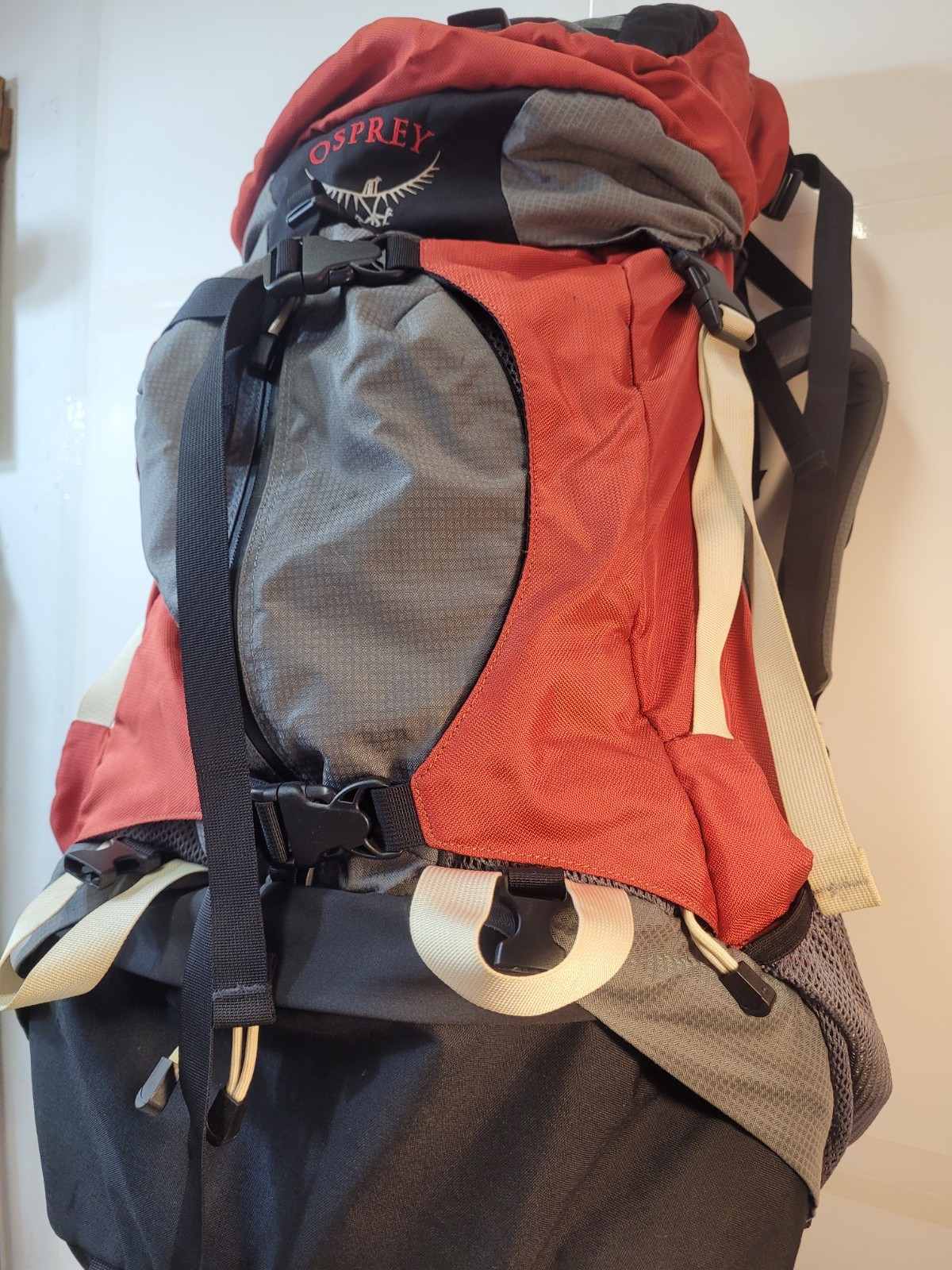 Osprey Crescent 85L Expedition Hiking Backpack Internal Frame Men’s
