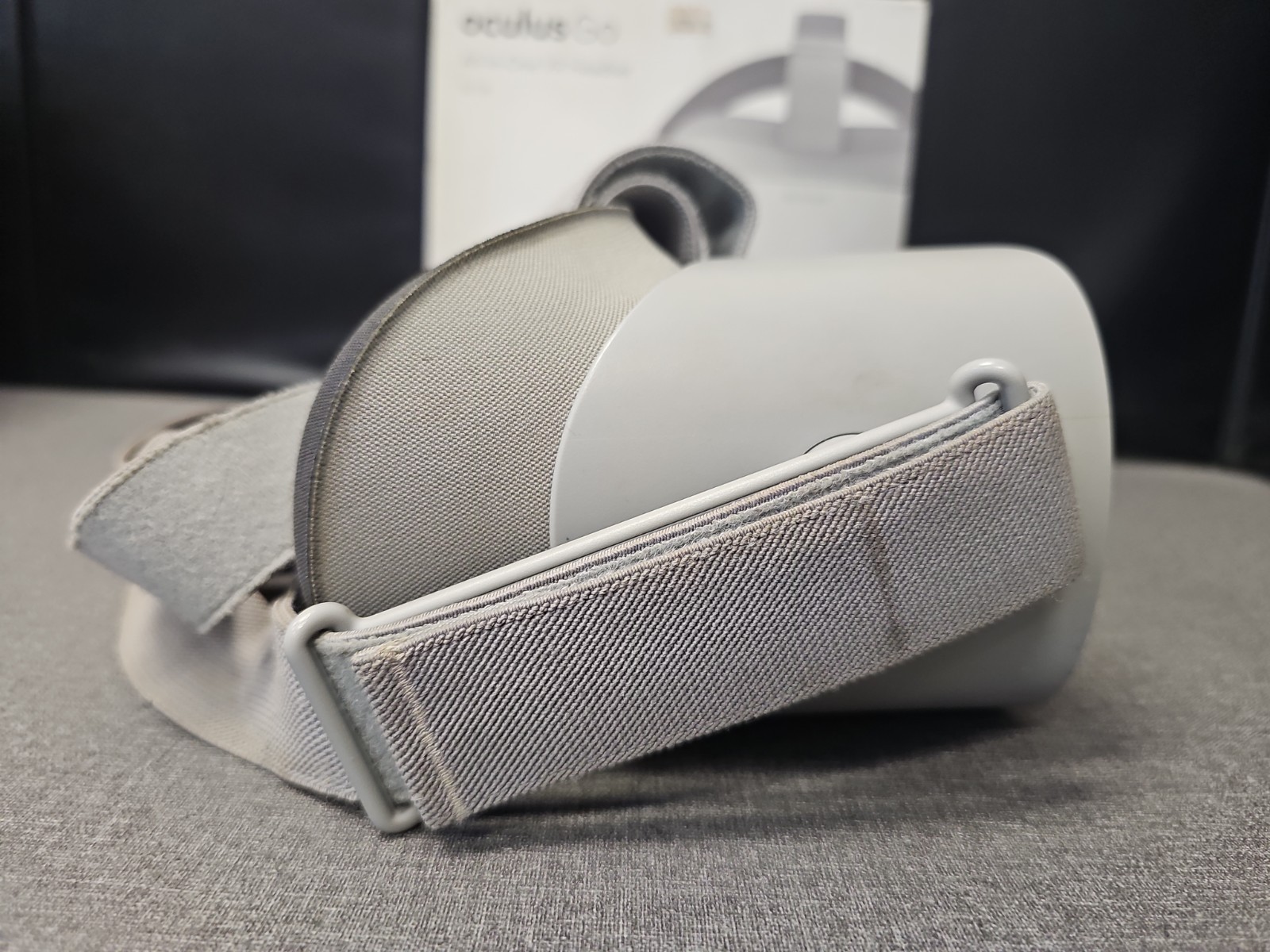 Oculus Go 32GB Standalone Virtual Reality Headset MH-A32 - No Controller - W/BOX