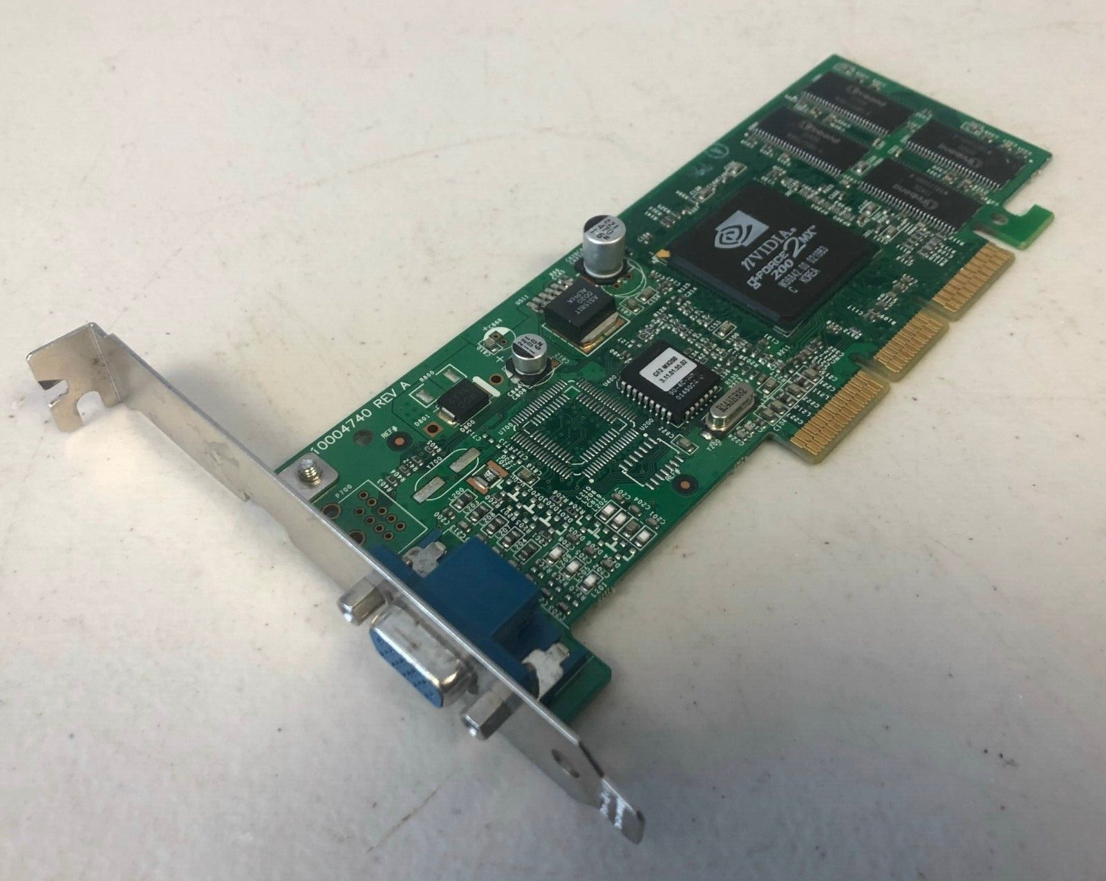nVIDIA G-Force 2MX 200, P60, 1004740 REV A, 32MB, AGP, VGA^