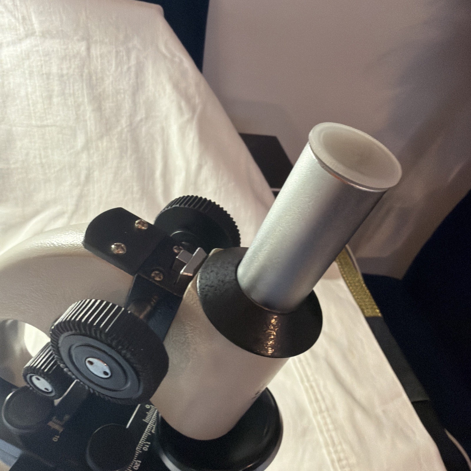HOL Microscope 600X Stage LED Light Hands on Lab Science Microscope Open Box
