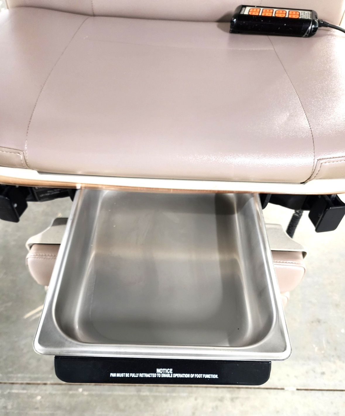 MIDMARK RITTER 75L POWER PROCEDURE EXAM CHAIR 411-011