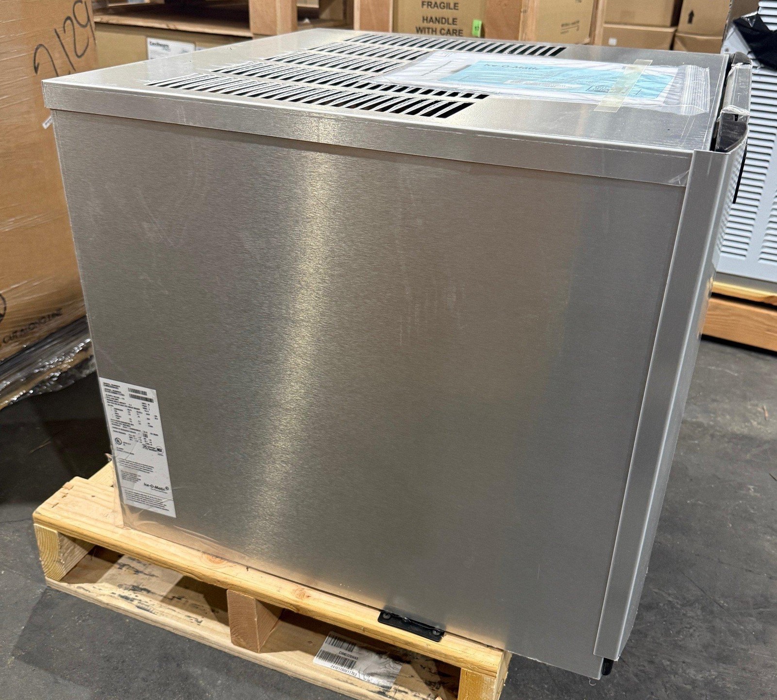 ICE-O-MATIC CIM0320HA 22" AIR COOLED HALF DICE CUBE ICE MACHINE