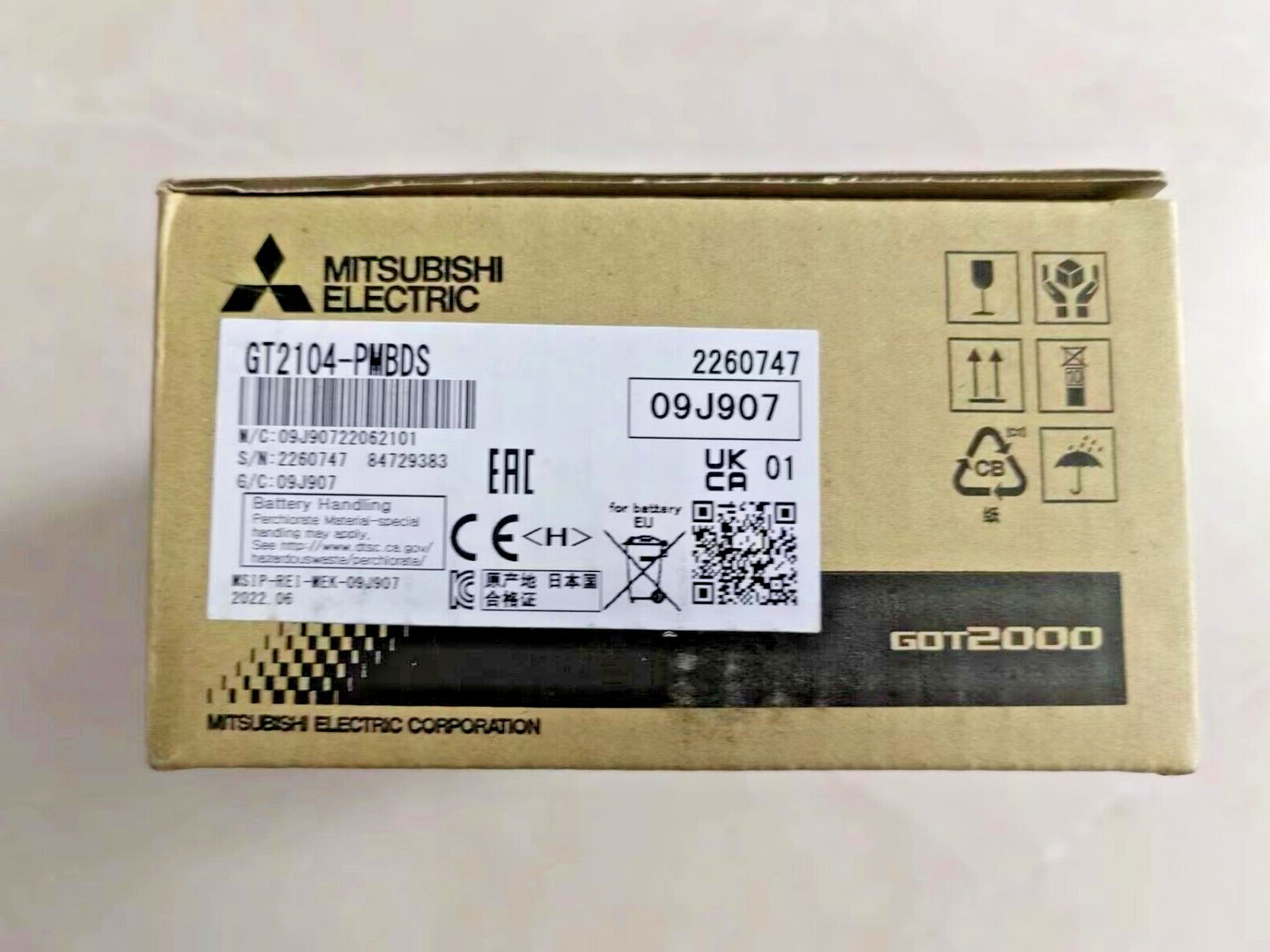 New 1PC Mitsubishi GT2104-PMBDS Touch Screen Expedited Shipping