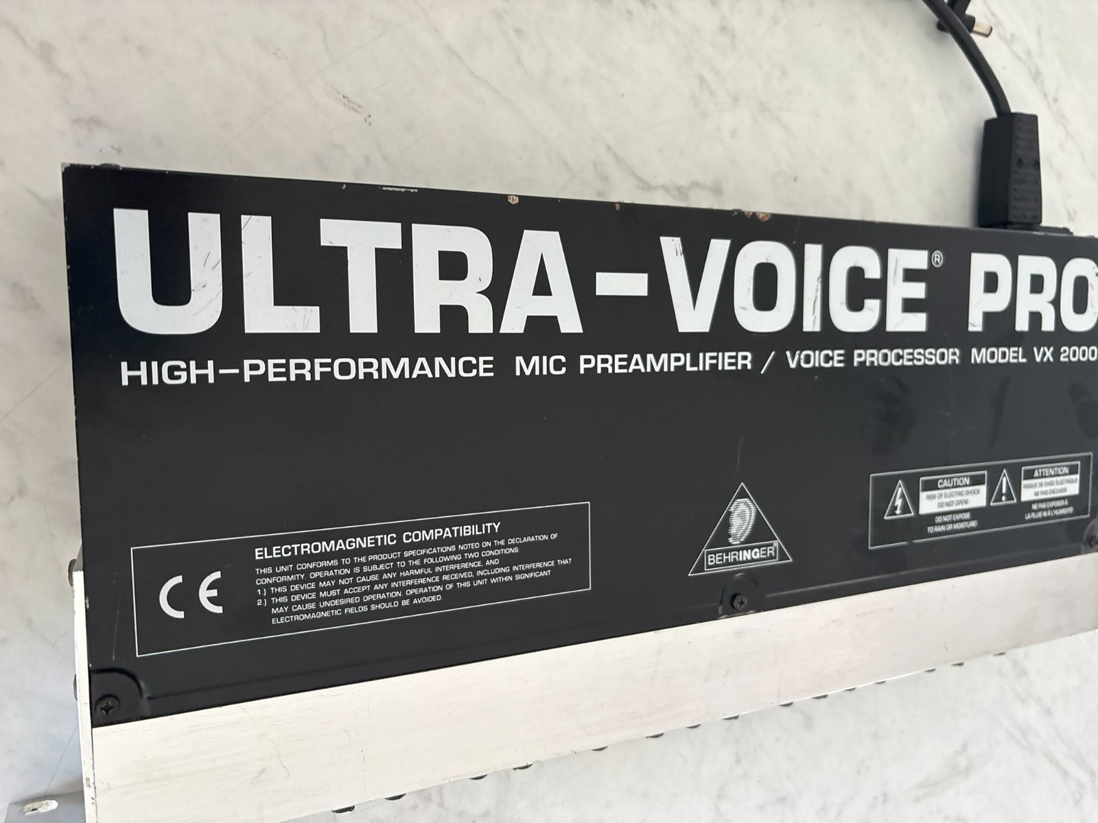 Behringer VX2000 DJ Mixer