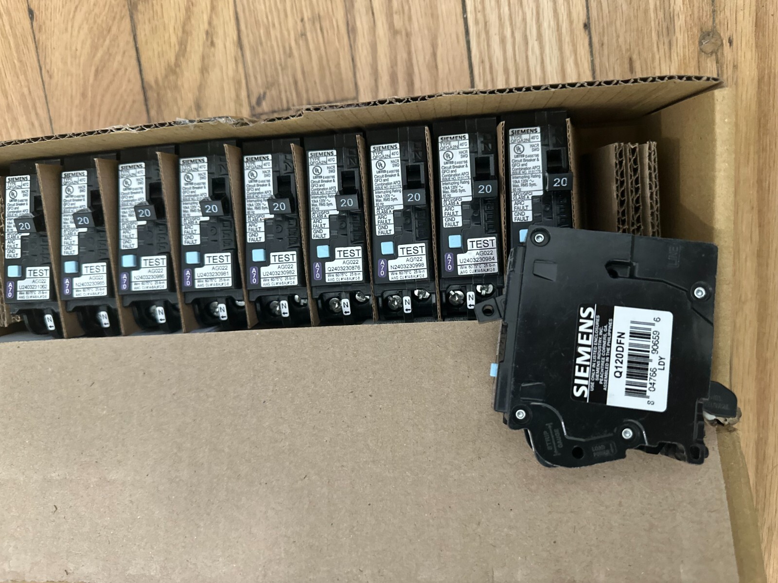 10  X  Siemens Q120DFN Arc-Fault/Ground-Fault Dual Function Circuit Breaker New
