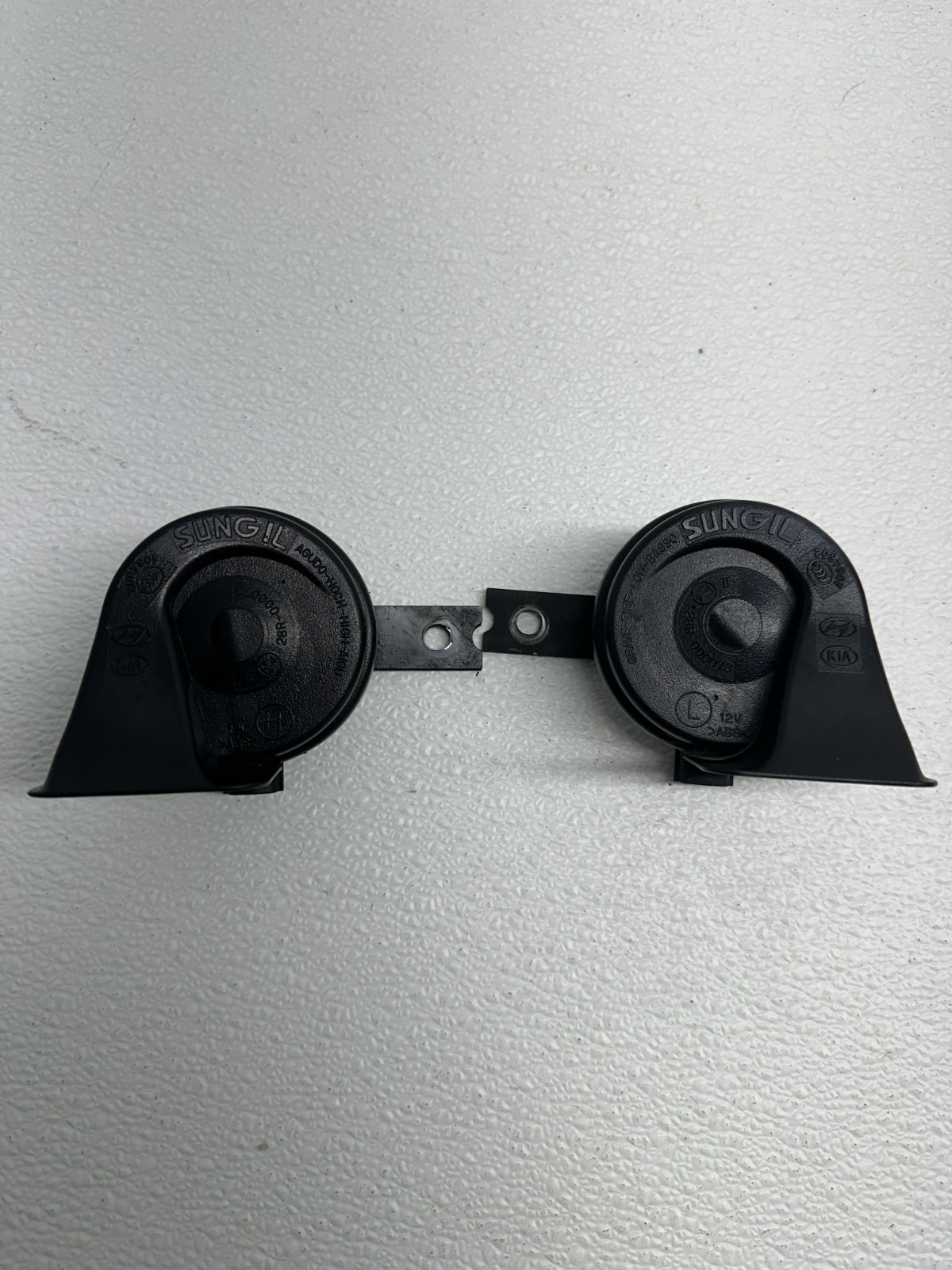 2012-2017 HYUNDAI AZERA FRONT LEFT AND RIGHT HORN 966103V000 OEM 252280