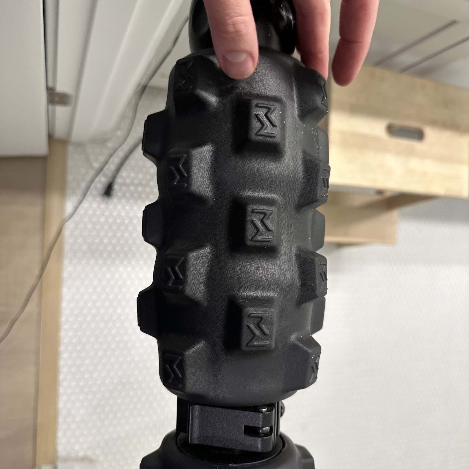 MOBILITY WALL Stand Up Door Mounted Smooth Foam Roller For Soft Tissue Massage