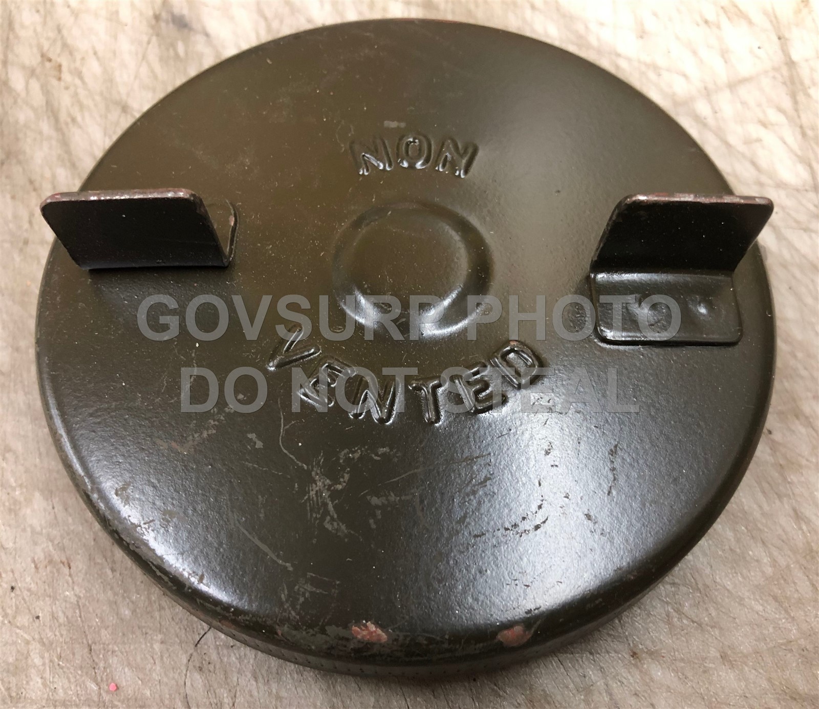 CAP FUEL ROUND WITH EARS NON VENTED M38 M38A1 M170 M37 M715 NOS 2590-00-459-8447