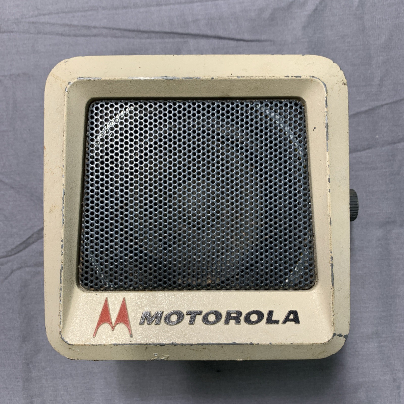 Vintage Motorola Speaker TSN6006A, with side control untested.    (T2)