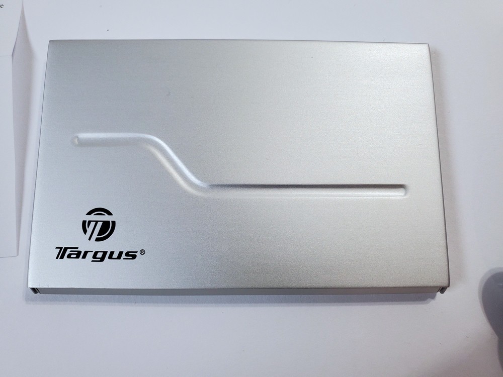 Silver Metal TARGUS Memory Chip SD Misc. Sizes Case