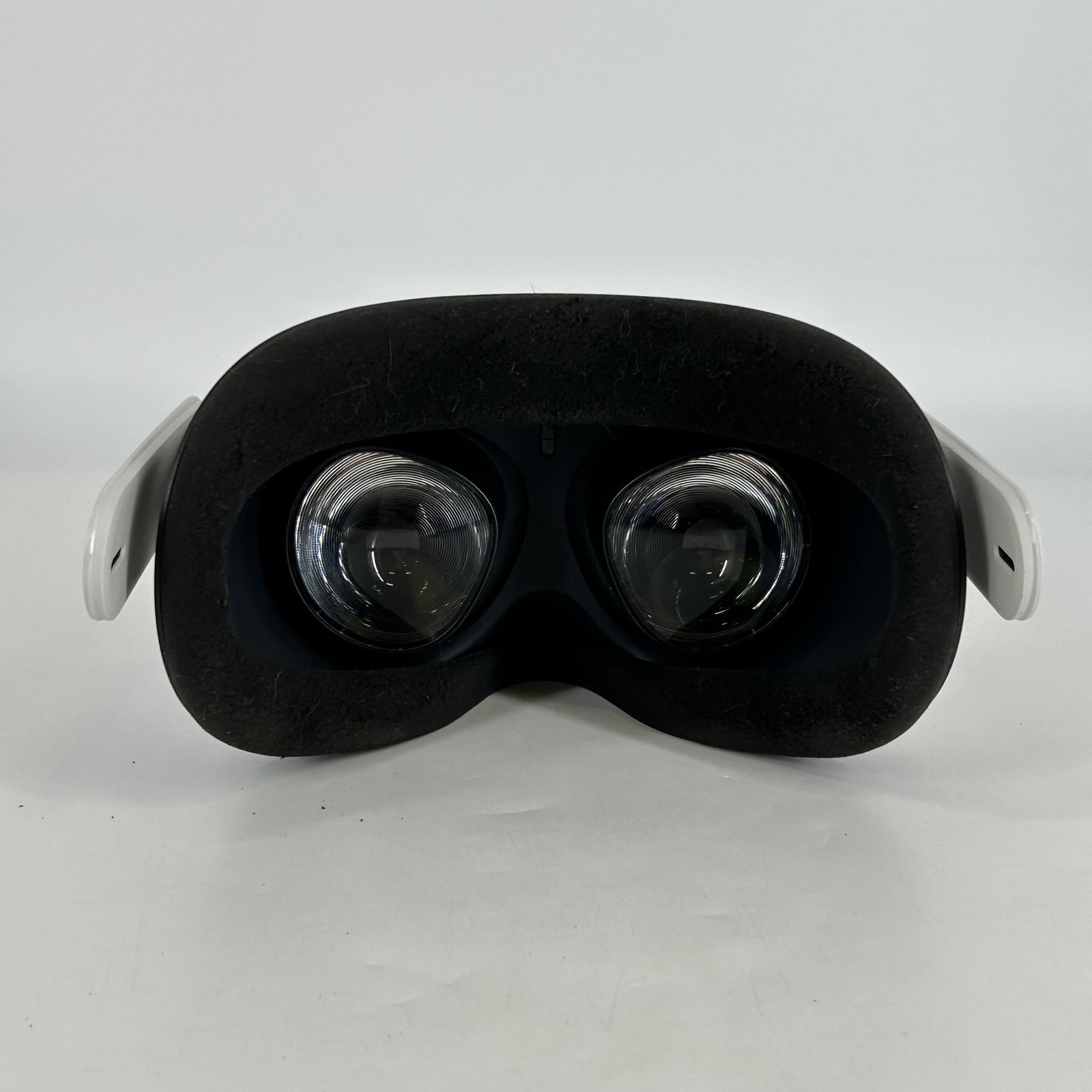 Meta Quest 2 VR Headset 256GB w/ Controllers/Regular Strap - Fair