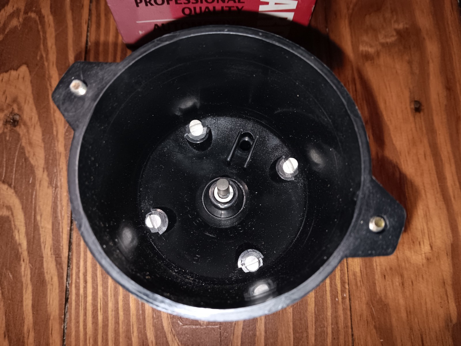 Standard CH-406 Distributor Cap Made In The U.S.A.