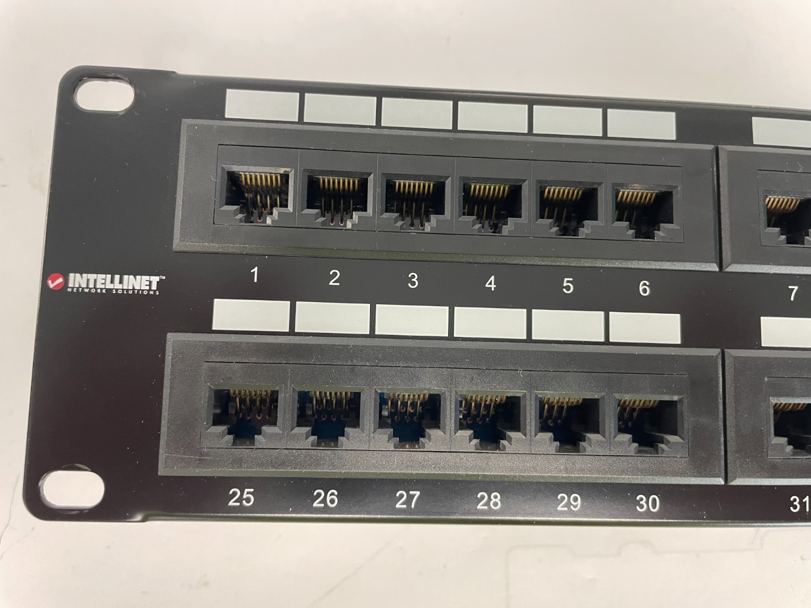 INTELLINET NETWORK SOLUTIONS Cat5e Patch Panel Wired 48-Ports P51