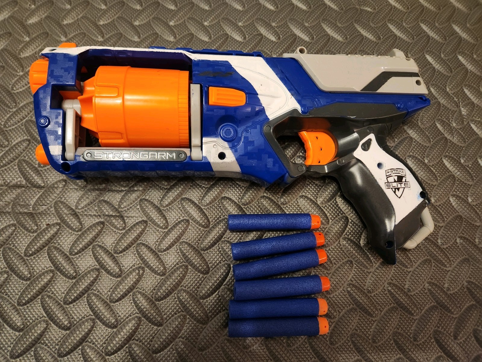 Nerf N-Strike Elite Strongarm Blaster With 6 Darts