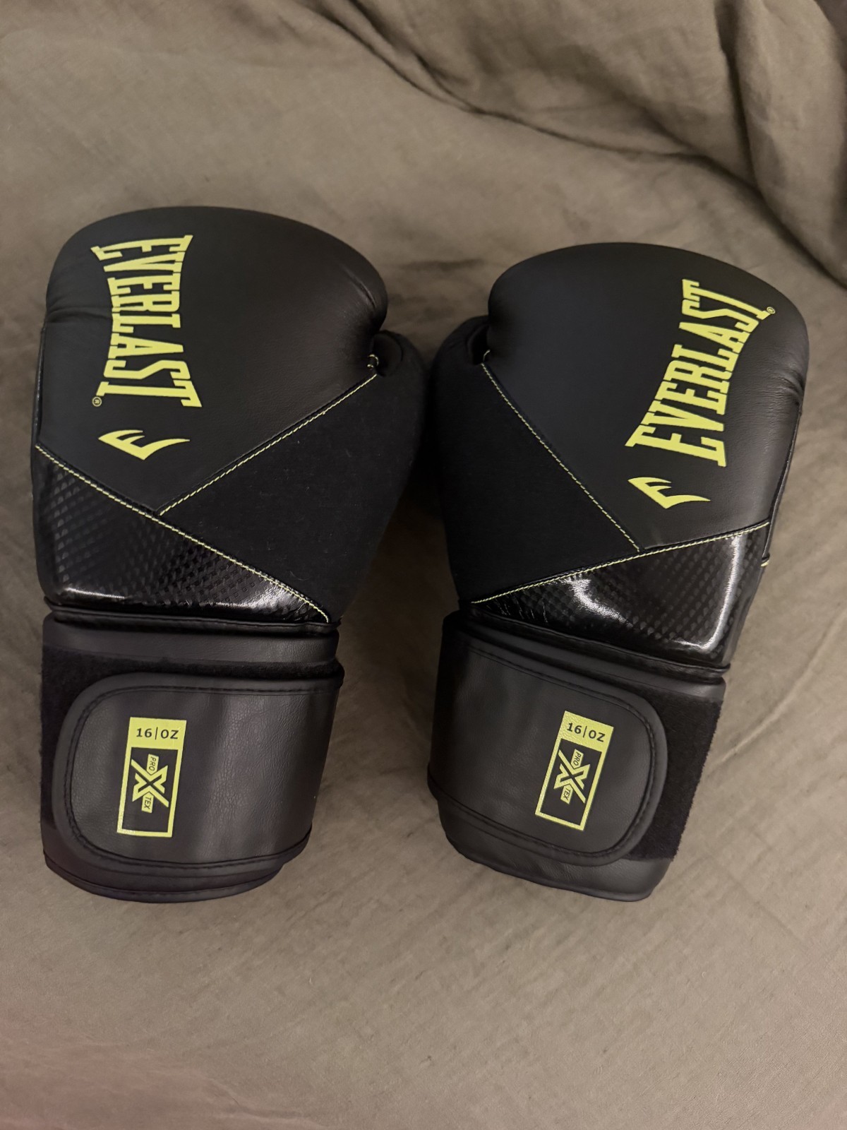 Protex Boxing Gloves EVERLAST 16 OUNCE WORN ONCE