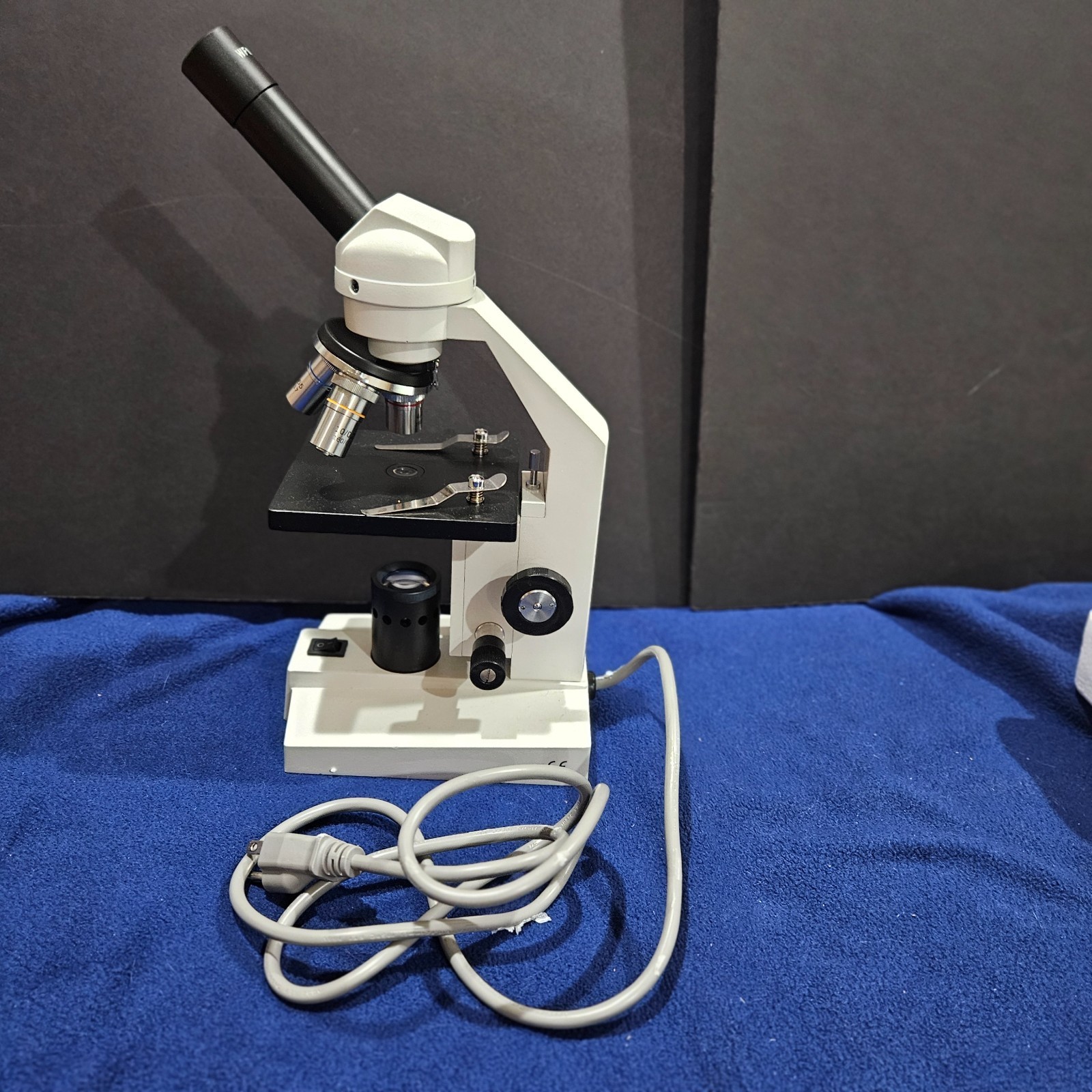 AM Scope Biological Microscope M Series
