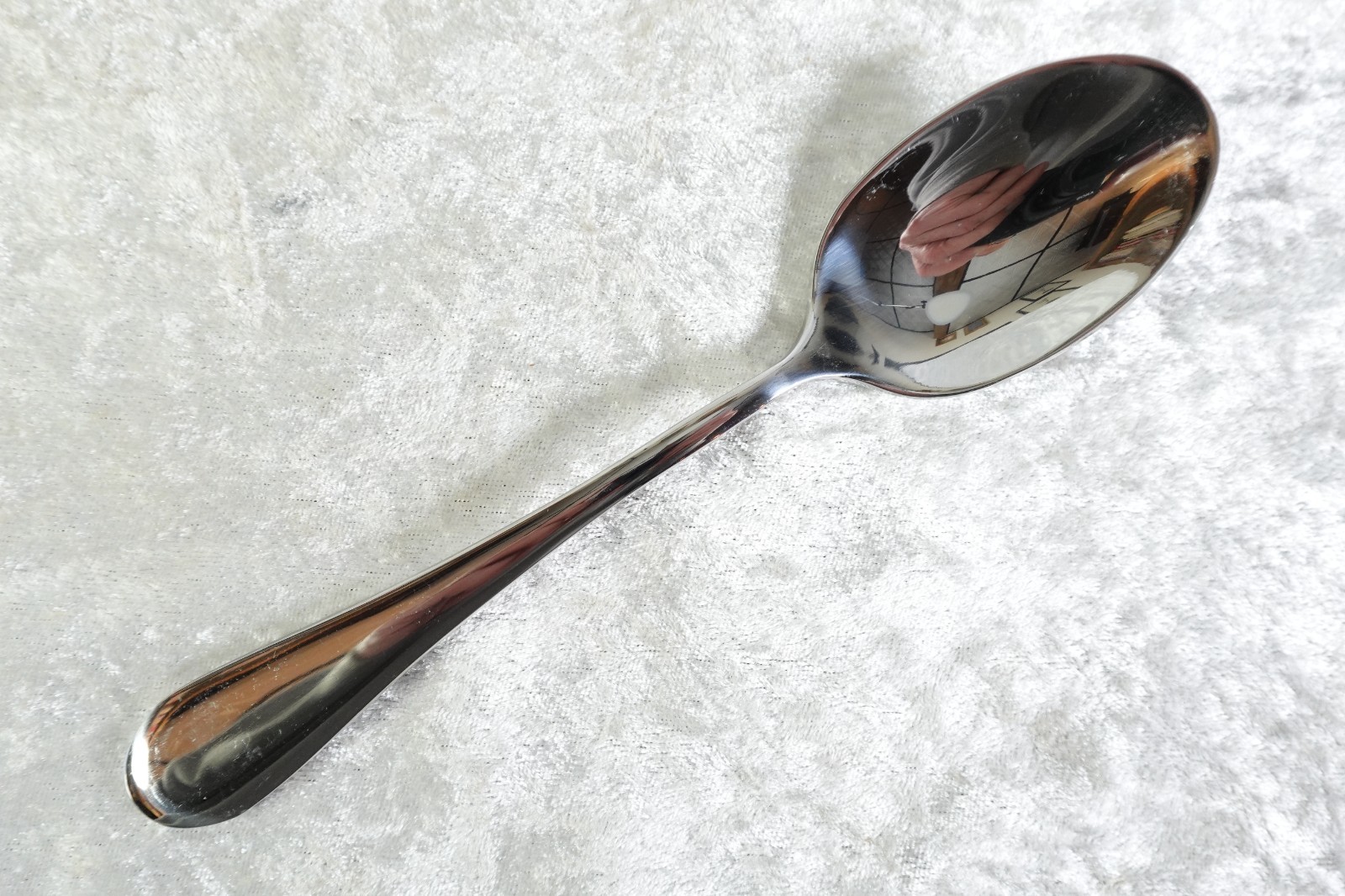 Icarus Pattern By Oneida Stainless Steel Flatware 11 Place Oval Soup Spoons