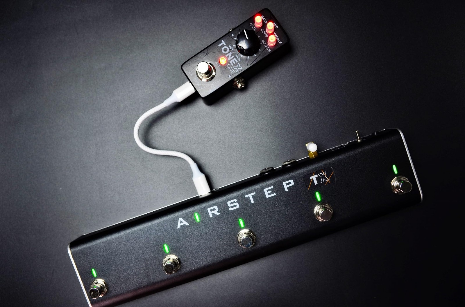 AIRSTEP TX Footswitch 2 Control Modes, 2 Expression Inputs, App Customization