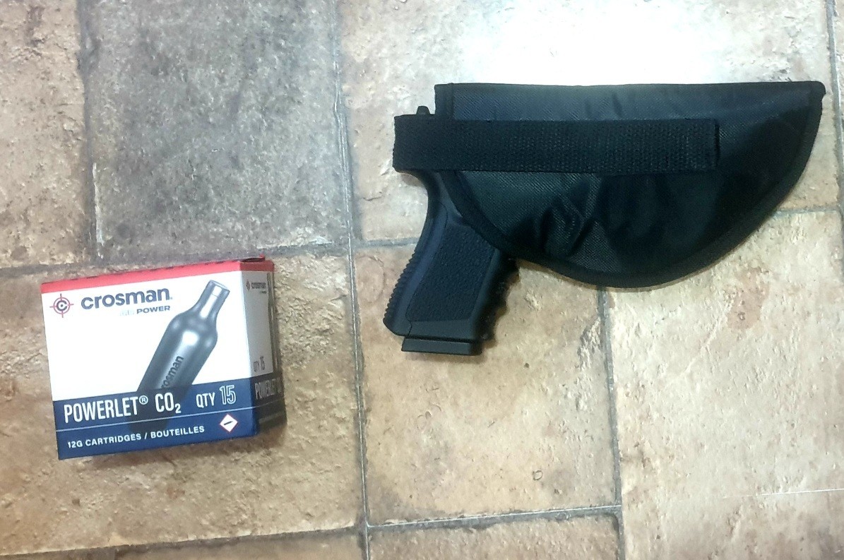 airsoft gun combo. Umarex Glock Co2 semi-auto pistol and a Elite Reneg AR rifle