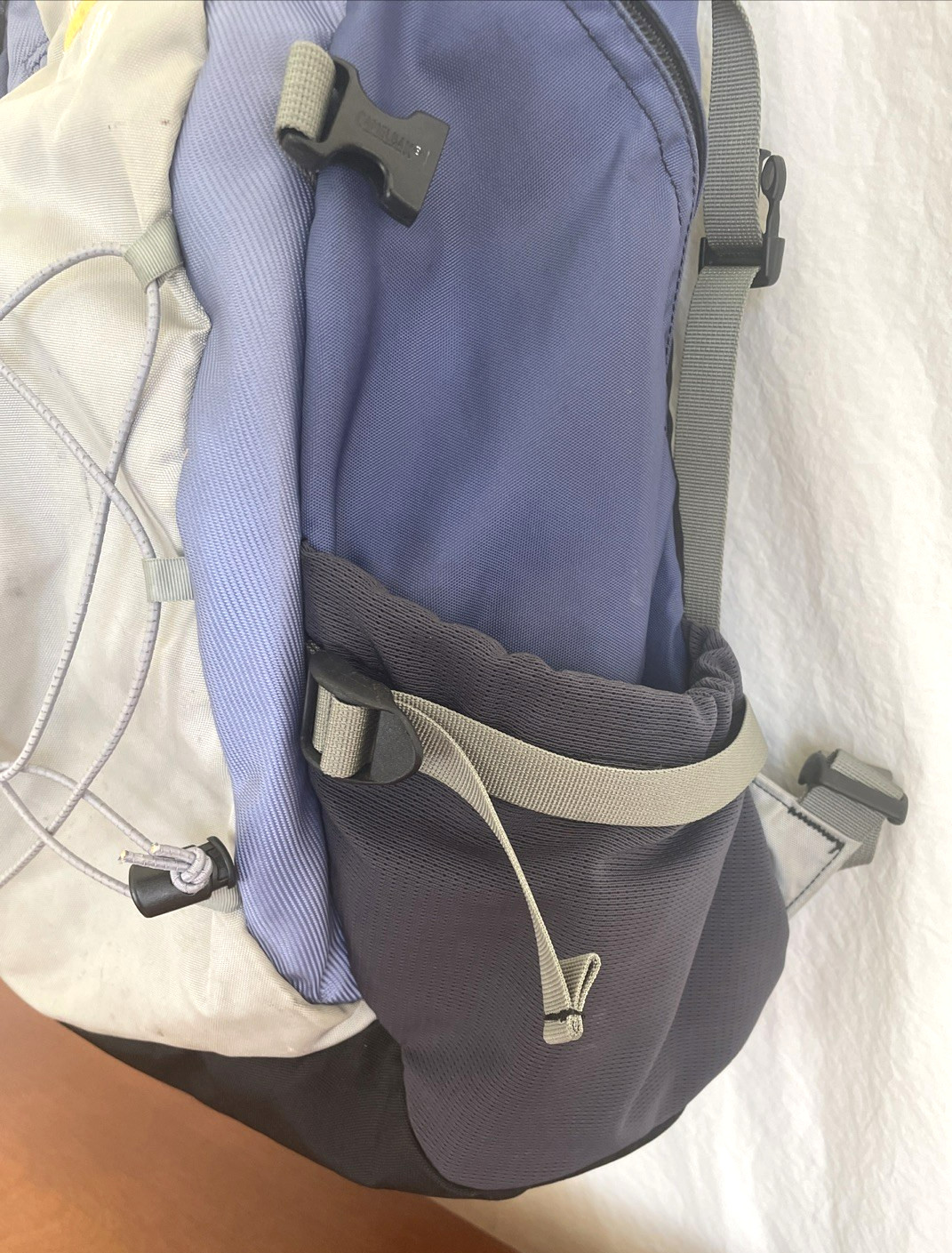 Camelbak ISIS Backpack Blue Grey Adjustable Waist Shoulder Strap Day Pack