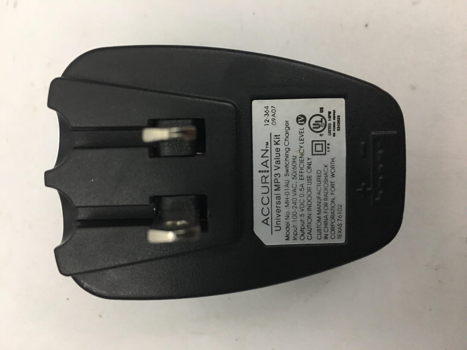 ACCURIAN MP3 VALUE KIT CHARGER