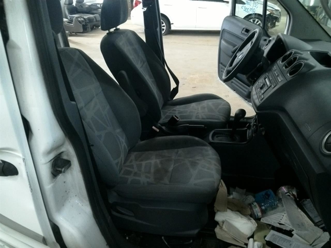 TRANSCNCT 2012 Fuse Box Cabin 104910174
