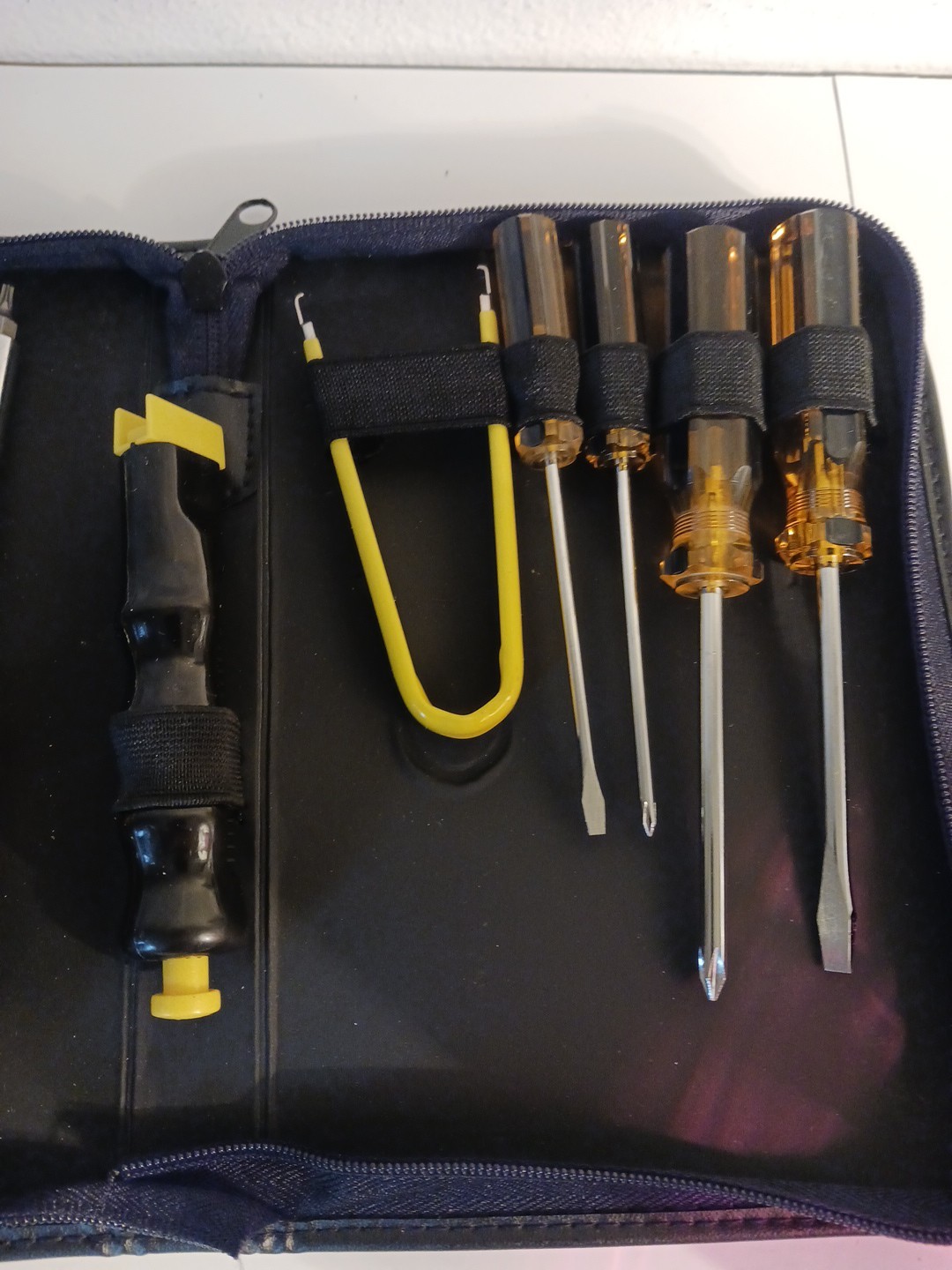 RadioShack Deluxe Computer Toolkit W/Zipper Case
