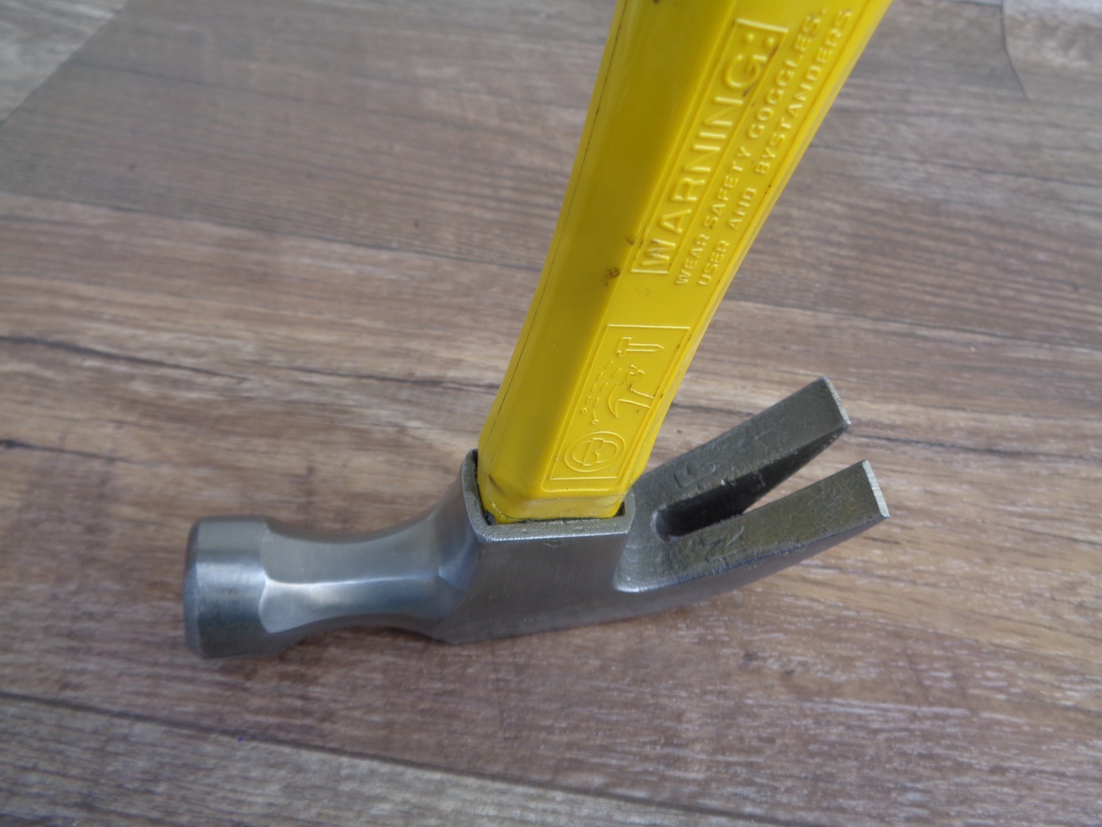 STANLEY Graphite Claw Hammer 51-441