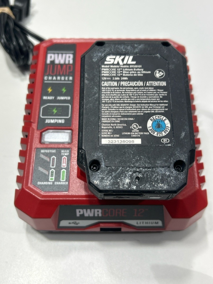 SKIL 12V 5PC. DRILL/FLASHLIGHT/MULTITOOL (P13012374)
