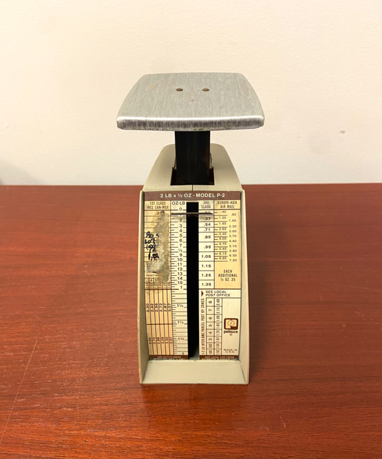 Vintage Pelouze Model P-2 Postal Scale