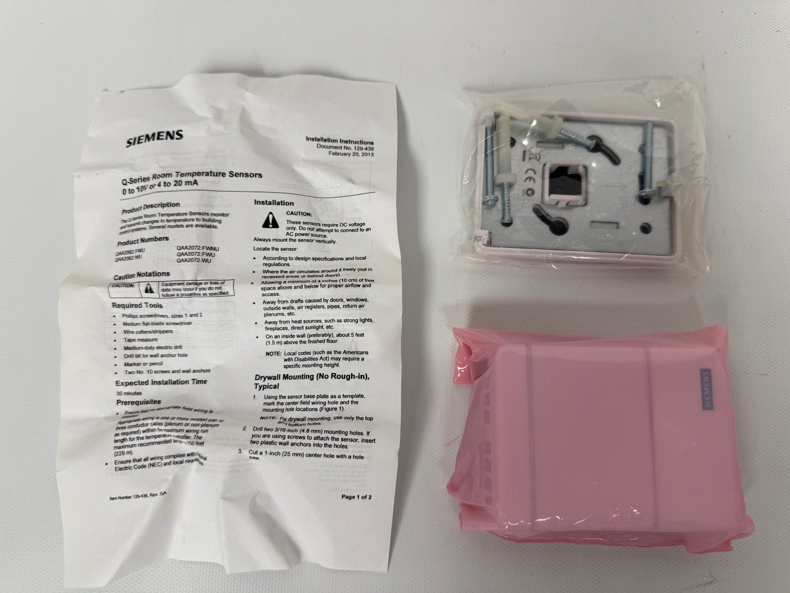 SIEMENS QAA2062.WU ROOM TEMPERATURE SENSOR WHITE SENSING ONLY WHITE NEW OPEN BOX