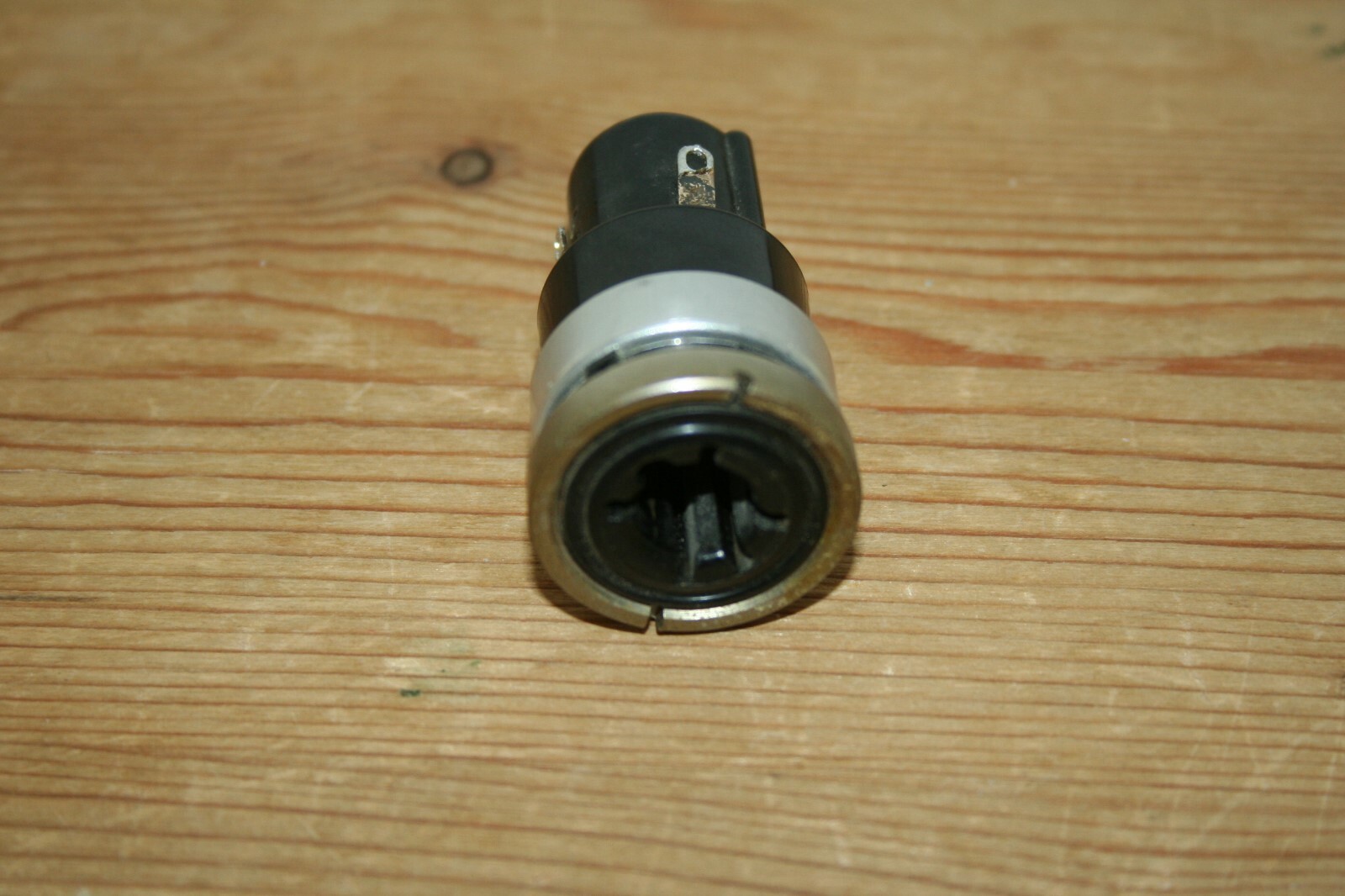 AMPHENOL- TUCHEL jack 5pin female