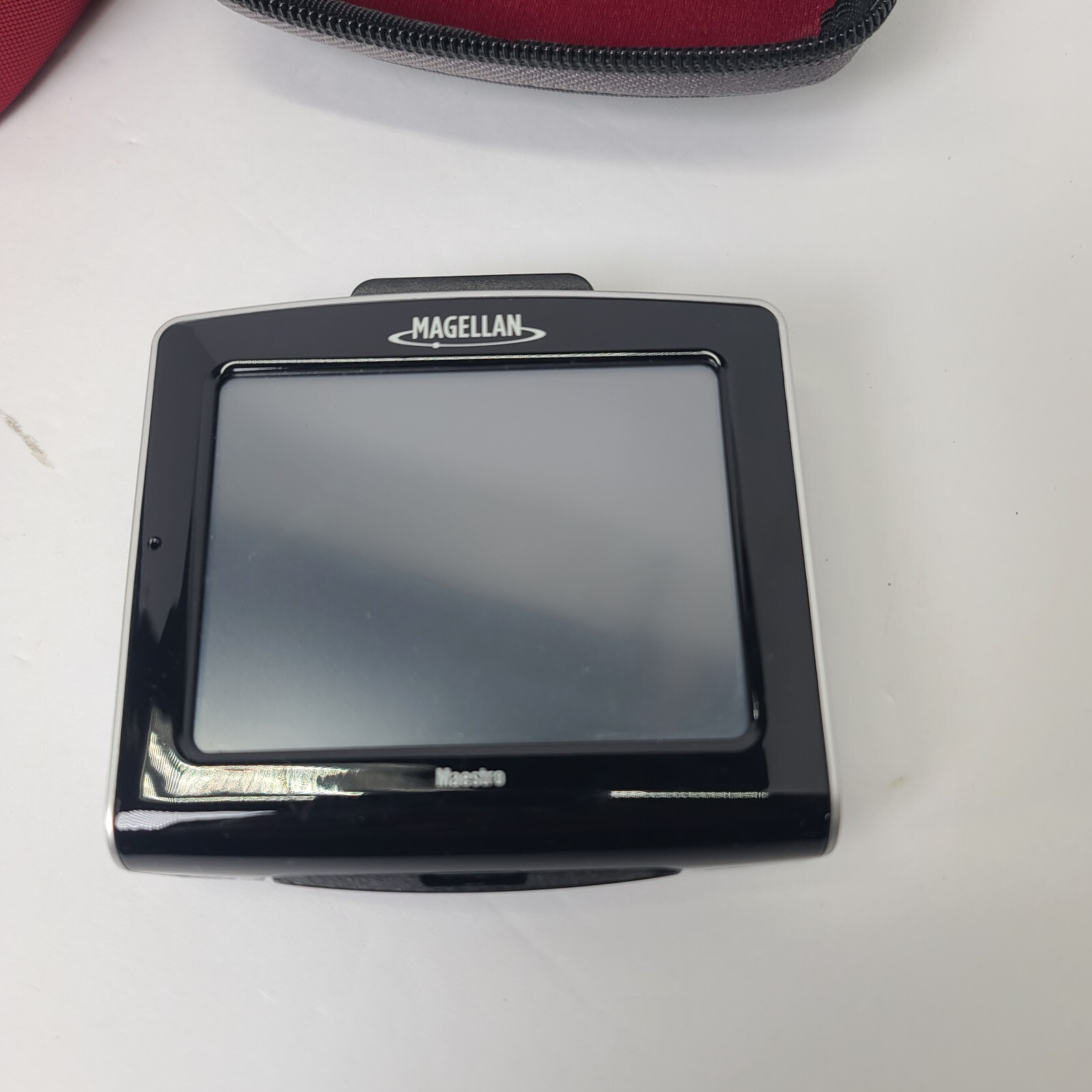 2 Untested GPS Systems Garmin Nuvi & Magellan Maestro W/ Cases Bundle