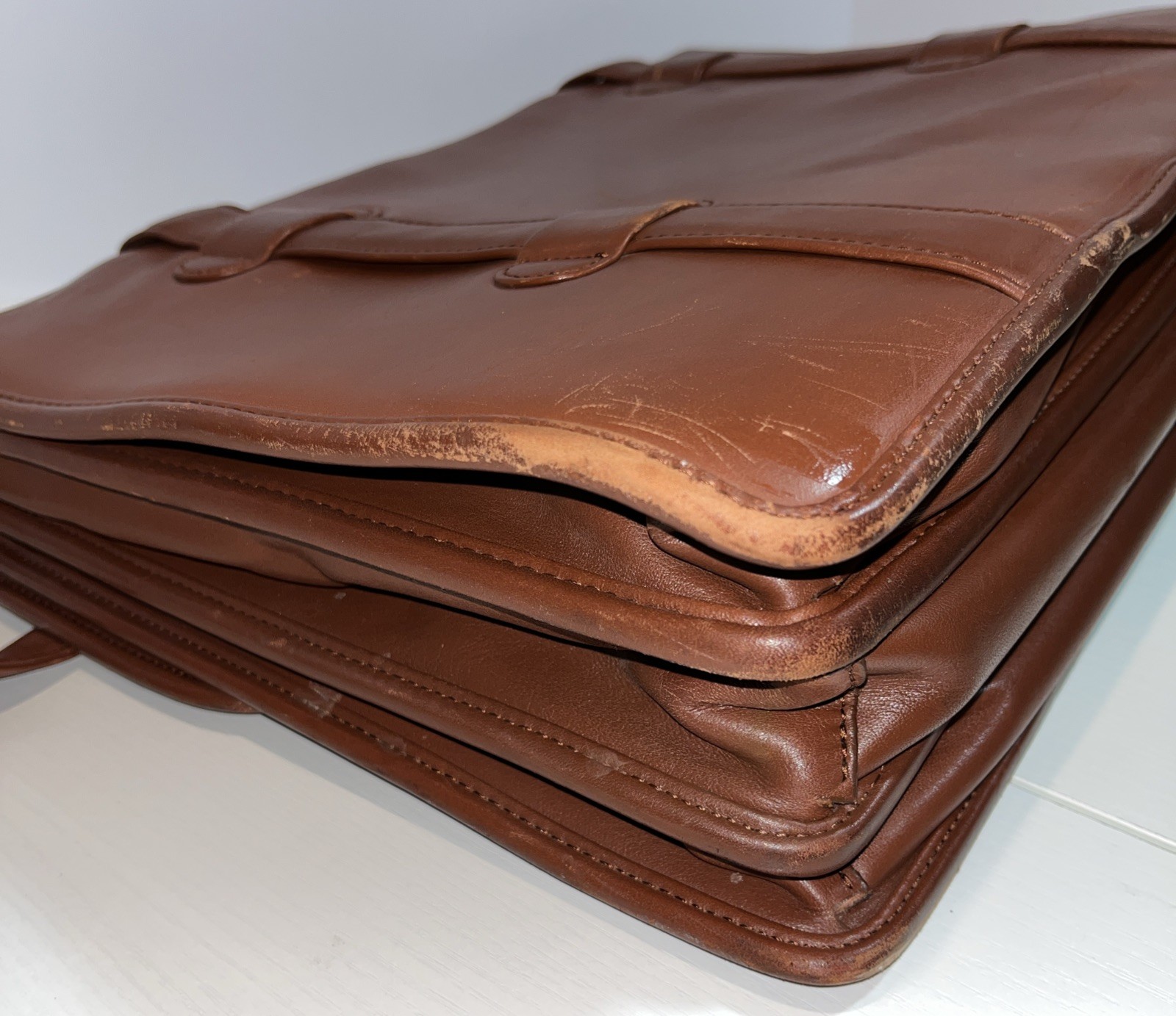 De Bon Brown Leather Computer Case or Brief Case with Shoulder Strap READ