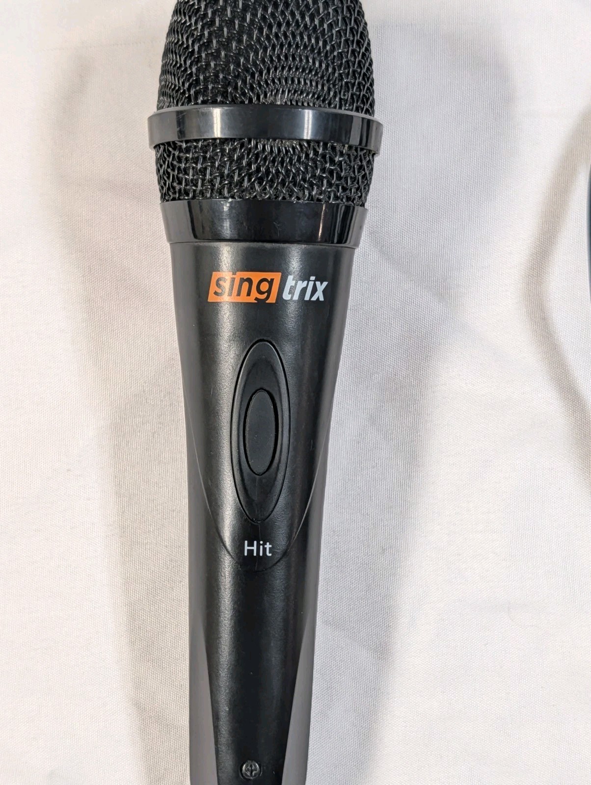 Singtrix Premium Dynamic Karaoke Microphone Black With HIT Effect Button