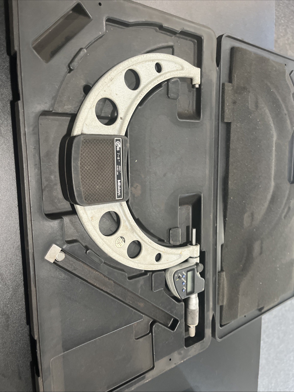Mitutoyo 177.8mm-203.2mm Micrometer