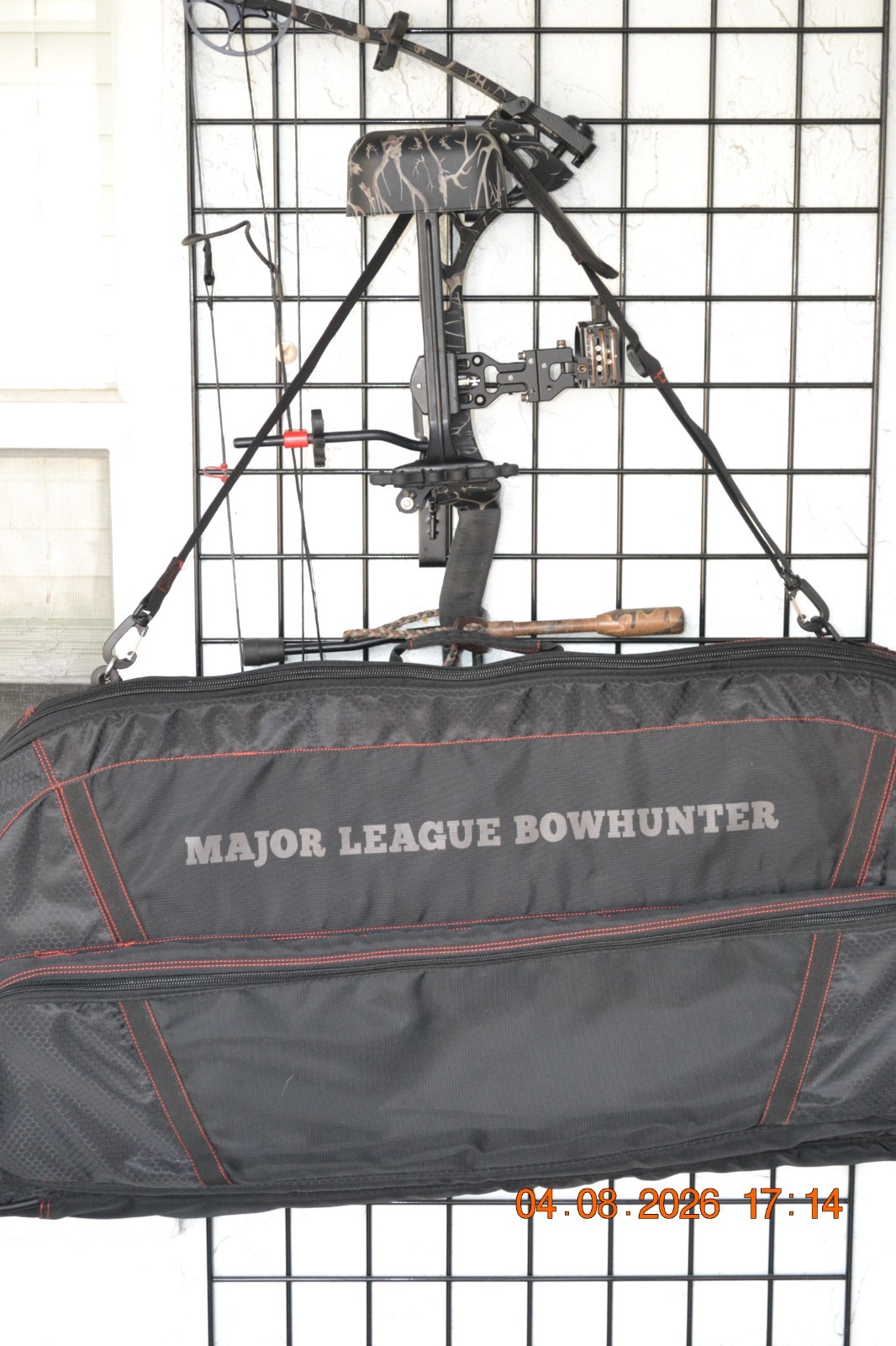 PSE Stinger 3G Compound Bow, Skull Works Camo, great shape