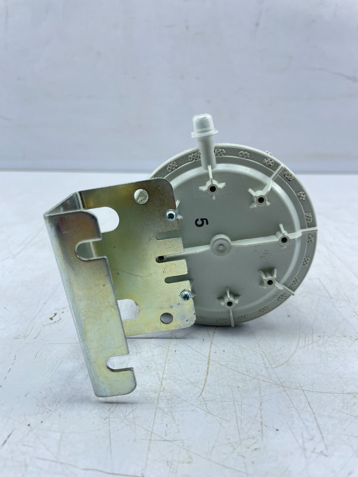 azbil PYY-604-911 604.99409 Yamataka Differential Pressure Switch Controller