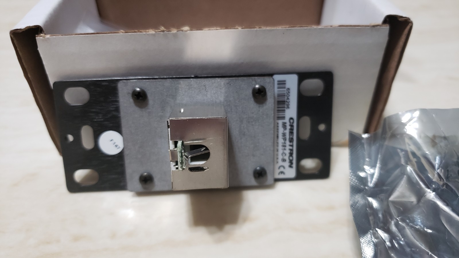 Crestron MP-WP181-C-B Media Presentation Wall Plate DigitalMedia 8G+™ Black