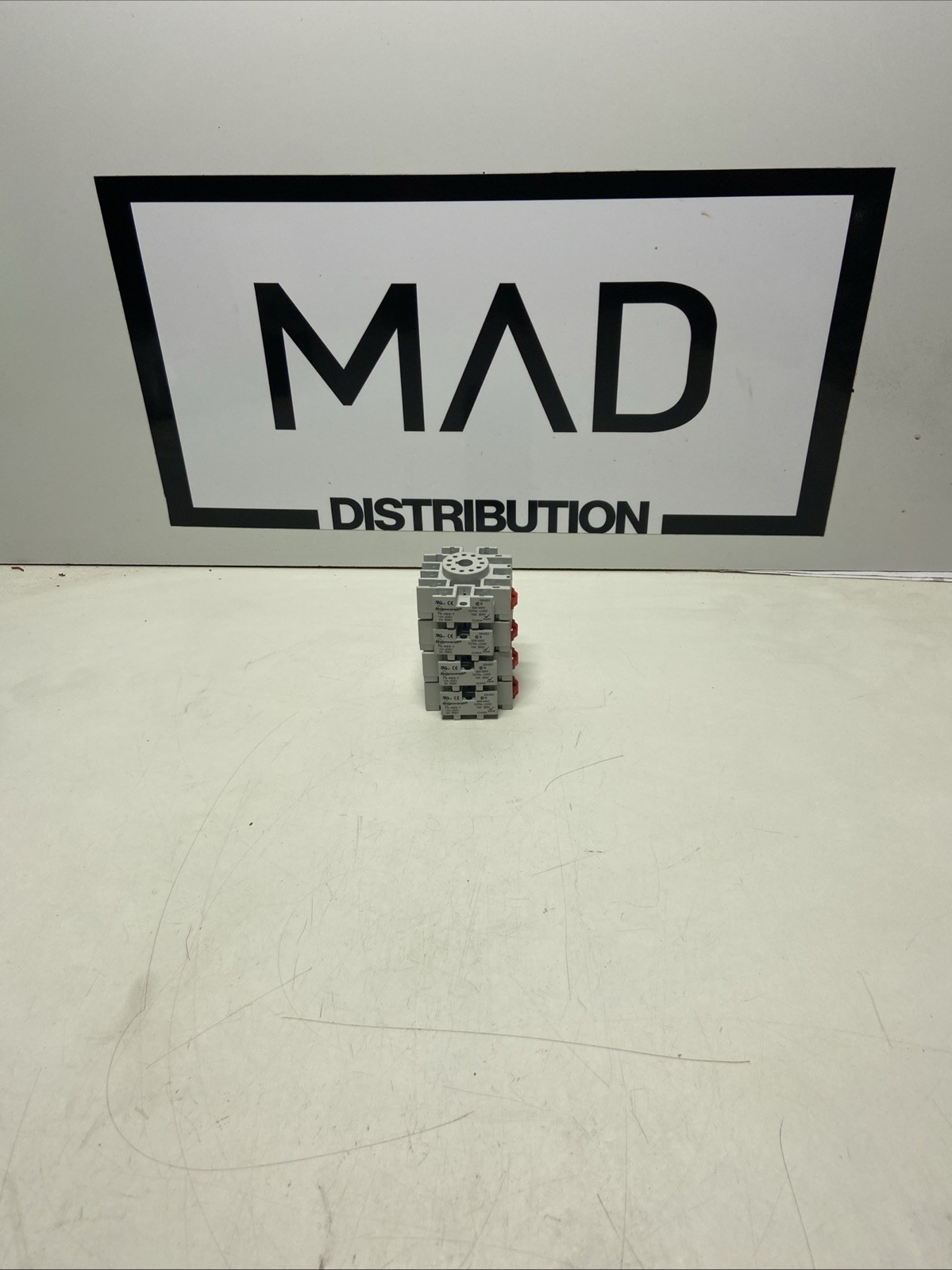 (4) Magnecraft 70-465-1 Relay Socket 11 Pin, Din Rail 600V 5A