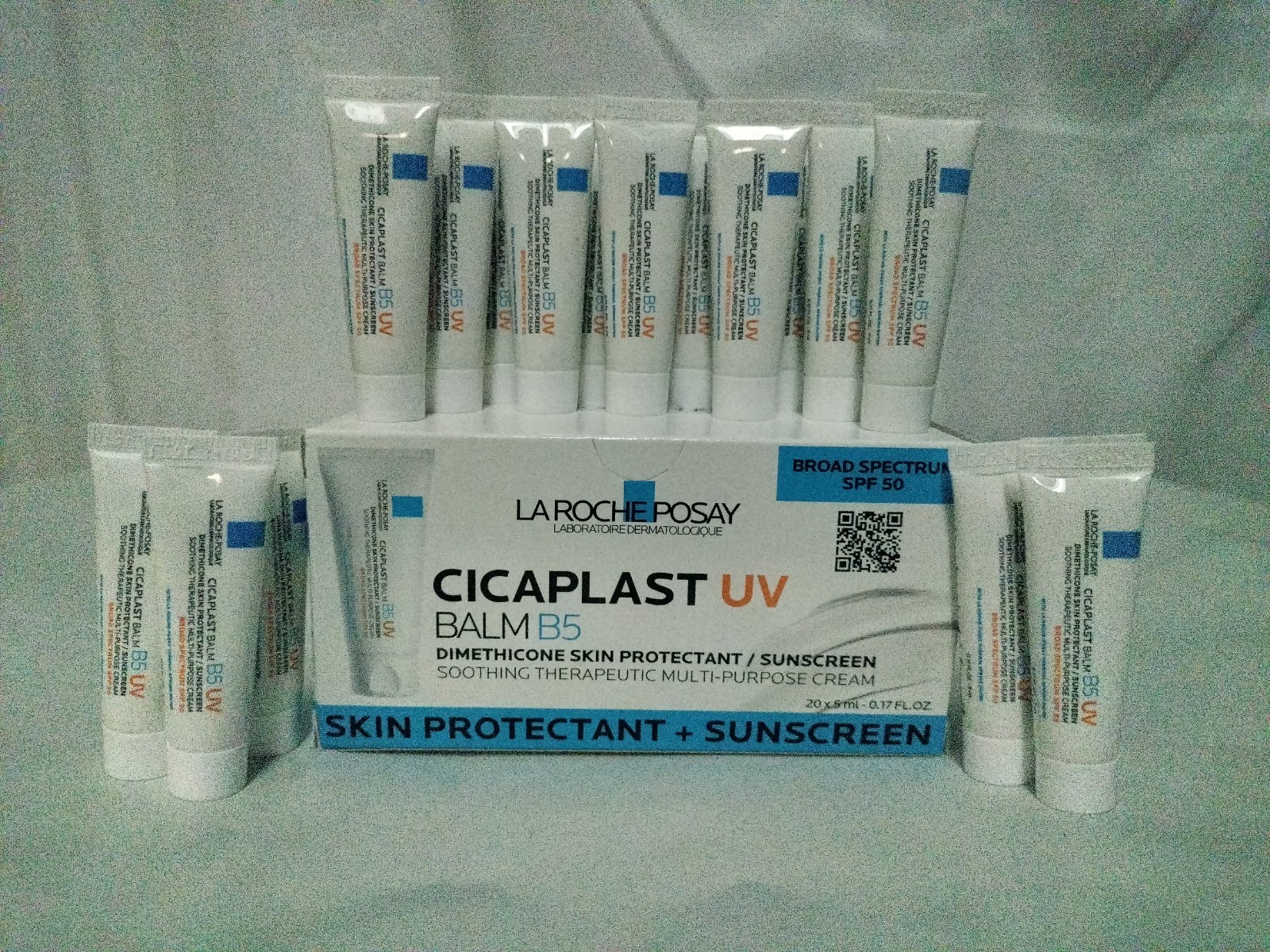 La Roche-Posay Cicaplast balm b5 Pack of 15/ 45 ML Total/ SPF 50 Expires 09/2026